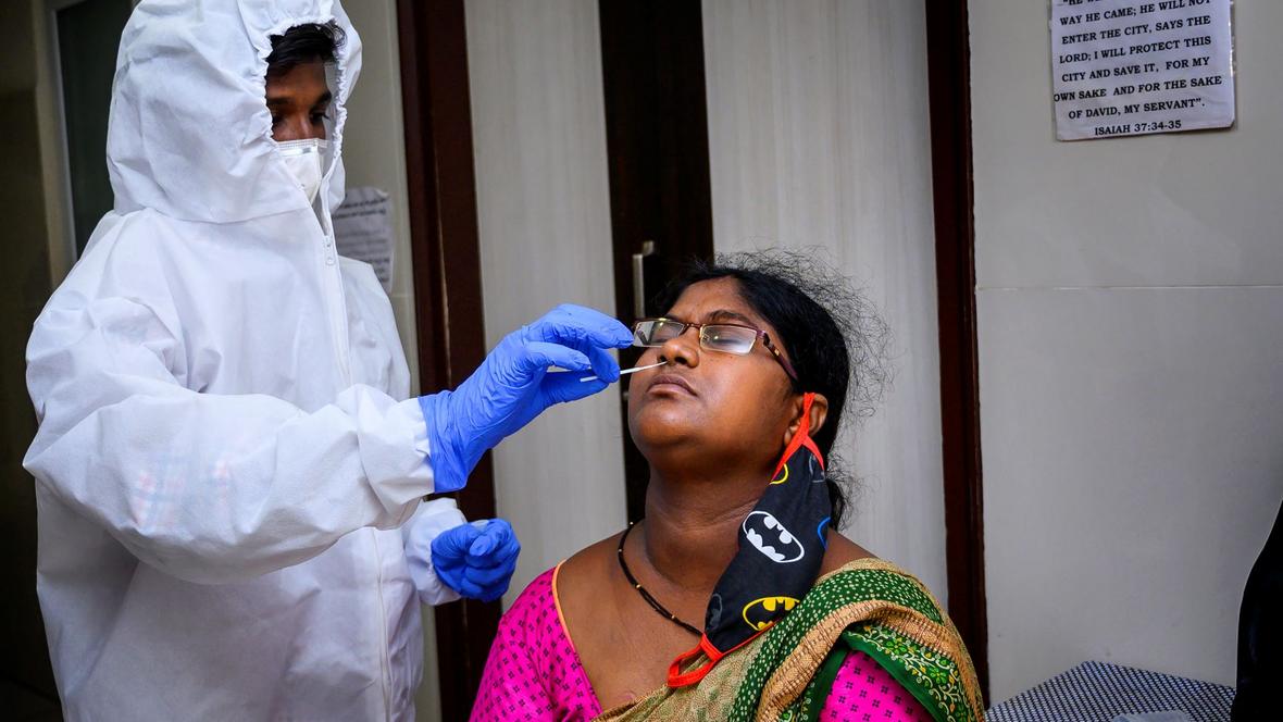 Covid-19-Test im St.-Anna-Spital in Vijayawada, Indien