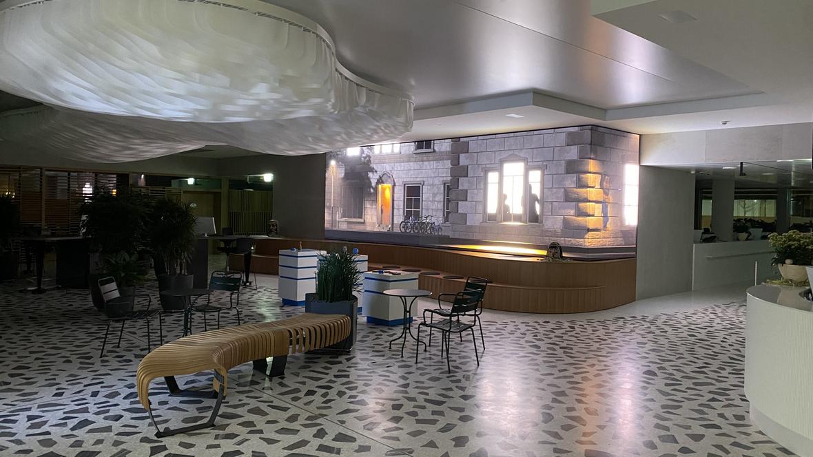 LED-Video-Wand im Hintergrund